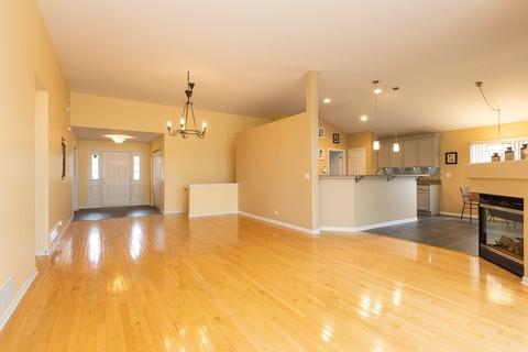 3141 Thunderbird Ct, Aurora, IL 60503 photo 5