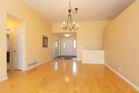 3141 Thunderbird Ct, Aurora, IL 60503 photo 6