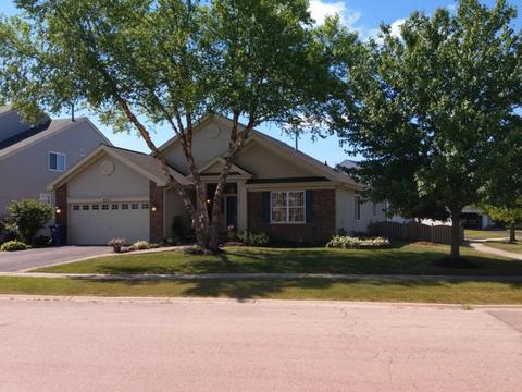 3141 Thunderbird Ct, Aurora, IL 60503 photo 1