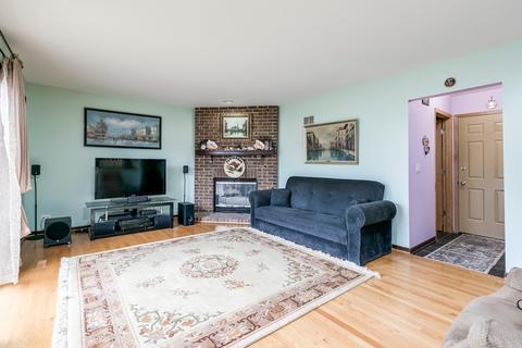 1028 Pear Tree Ln, Wheeling, IL 60090 photo 13