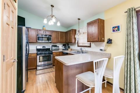 1028 Pear Tree Ln, Wheeling, IL 60090 photo 8