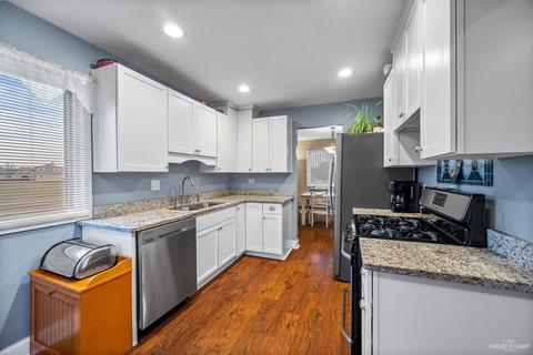 888 Heatherbrook Ct, Wheaton, IL 60189 photo 7