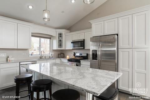 400 Harvard Ln, Bartlett, IL 60103 photo 4