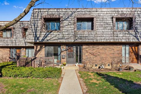 1007 Spring Hill Dr, Northbrook, IL 60062 photo 1
