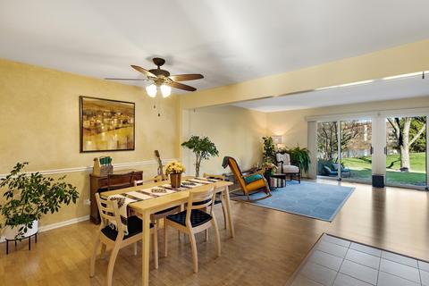 1007 Spring Hill Dr, Northbrook, IL 60062 photo 5