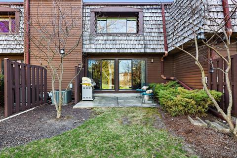 1007 Spring Hill Dr, Northbrook, IL 60062 photo 18