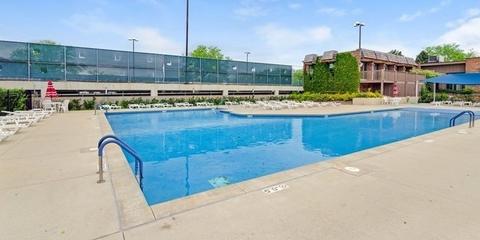 1007 Spring Hill Dr, Northbrook, IL 60062 photo 24