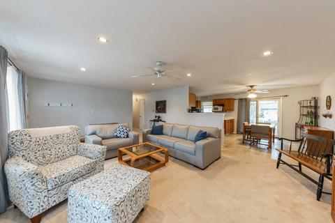 1121 Palm Dr, Wheeling, IL 60090 photo 5