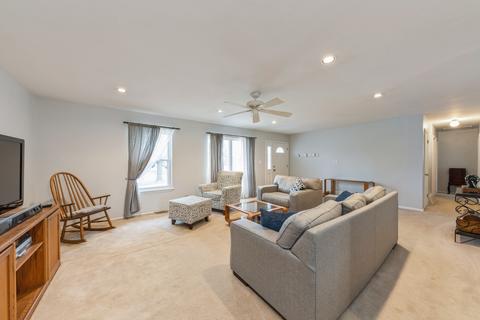 1121 Palm Dr, Wheeling, IL 60090 photo 4