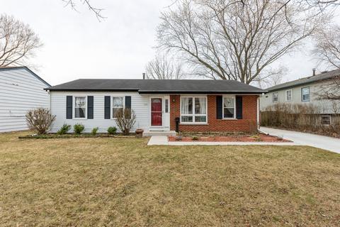 1121 Palm Dr, Wheeling, IL 60090 photo 2