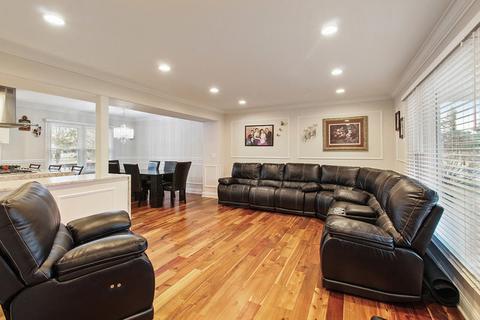 986 Edward St, Wheeling, IL 60090 photo 8