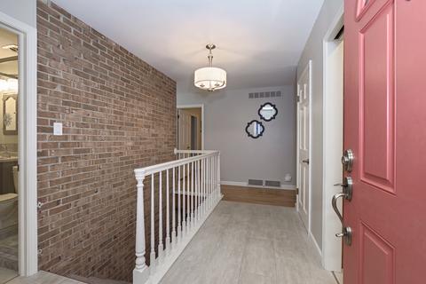 813 S Cottage Ave, Normal, IL 61761 photo 2