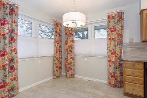 813 S Cottage Ave, Normal, IL 61761 photo 4