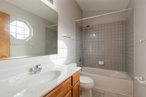 573 Prestwick Ln, Wheeling, IL 60090 photo 11