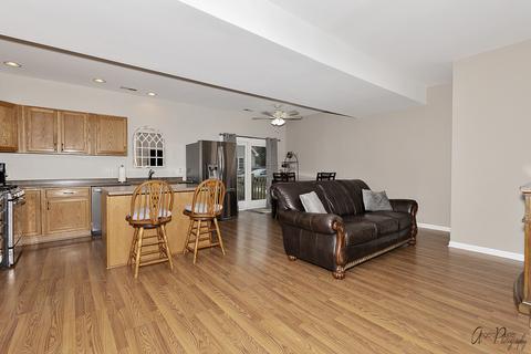 5318 W Highland Dr, Mchenry, IL 60050 photo 3