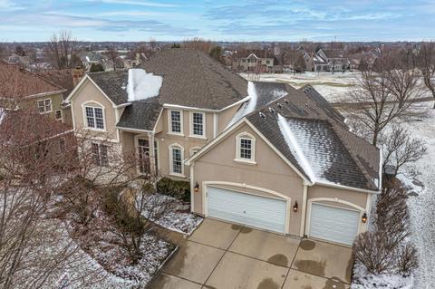 1652 Eagle Brook Dr, Geneva, IL 60134 photo 1