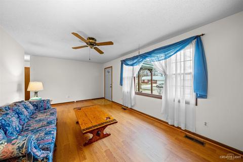 1715 Daisy St, Aurora, IL 60505 photo 3