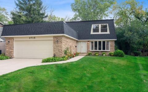 1715 Sequoia Trl, Glenview, IL 60025 photo 1