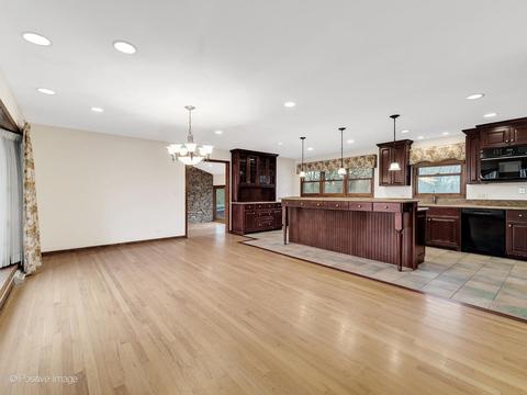 28 W671 Stearns Rd, Bartlett, IL 60103 photo 5
