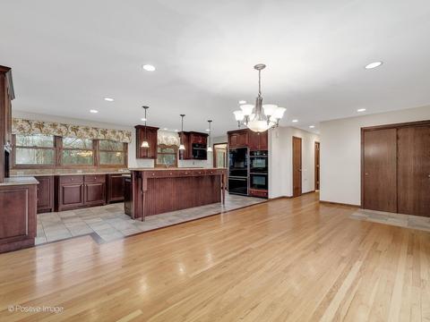 28 W671 Stearns Rd, Bartlett, IL 60103 photo 6