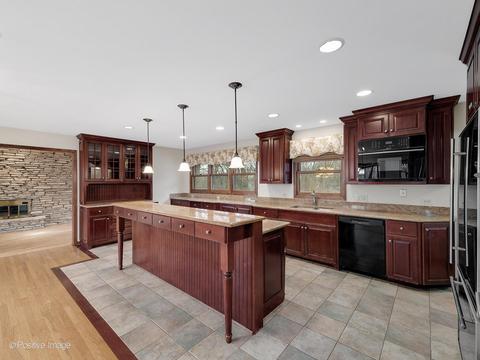 28 W671 Stearns Rd, Bartlett, IL 60103 photo 8