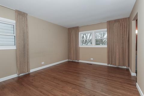 329 Bennett Ln, Des Plaines, IL 60016 photo 11