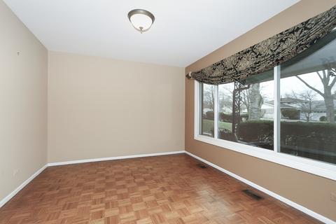 329 Bennett Ln, Des Plaines, IL 60016 photo 4