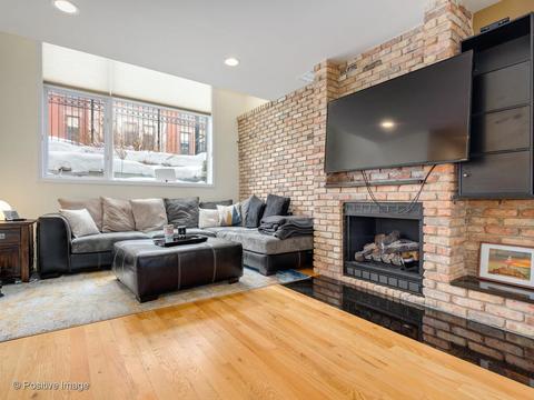 1449 W Augusta St, Chicago, IL 60622 photo 16