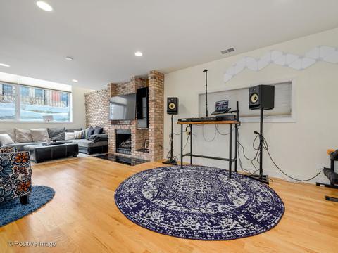 1449 W Augusta St, Chicago, IL 60622 photo 11