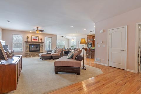3493 Gallant Fox Dr, Elgin, IL 60124 photo 3