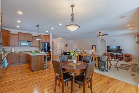 3493 Gallant Fox Dr, Elgin, IL 60124 photo 8