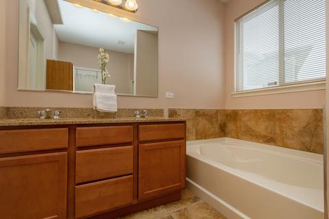 3493 Gallant Fox Dr, Elgin, IL 60124 photo 17