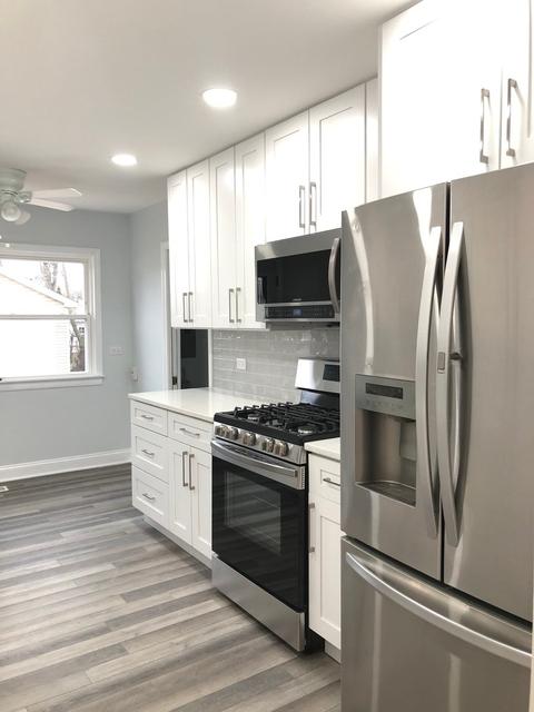 233 E Berkley Ln, Hoffman Estates, IL 60169 photo 9