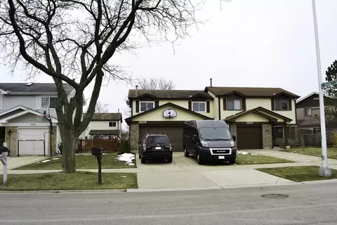 1505 Chippewa Trl, Wheeling, IL 60090 photo 1