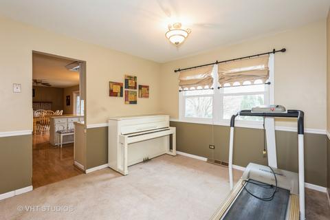 7 Greenridge Rd, Elgin, IL 60120 photo 3