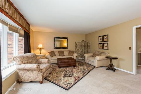 7 Greenridge Rd, Elgin, IL 60120 photo 2