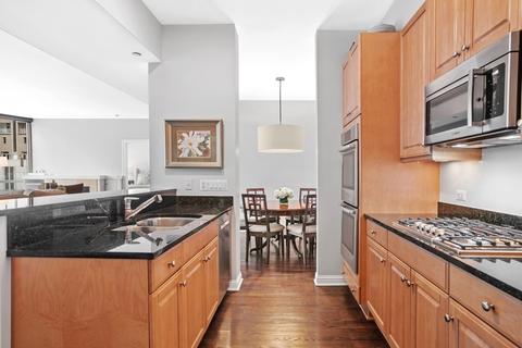 21 E Huron St #1005, Chicago, IL 60611 photo 8