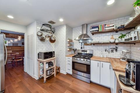 307 Wakeman Ave, Wheaton, IL 60187 photo 8