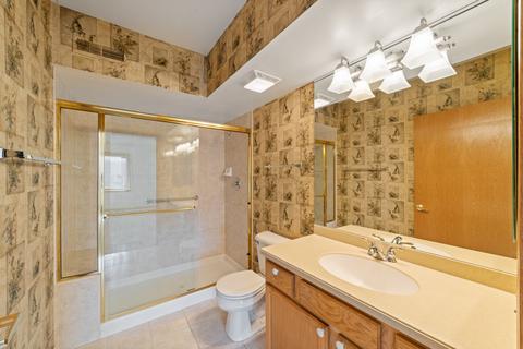 1327 E Washington St #202, Des Plaines, IL 60016 photo 15
