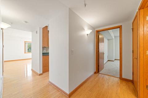 1327 E Washington St #202, Des Plaines, IL 60016 photo 3