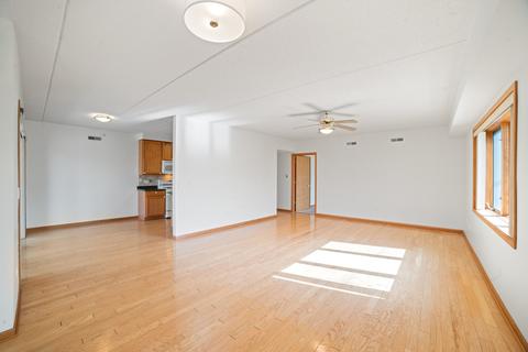 1327 E Washington St #202, Des Plaines, IL 60016 photo 8