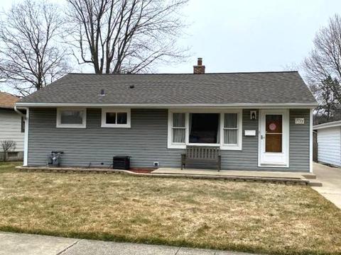 3733 Crescent Dr, Steger, IL 60475 photo 1