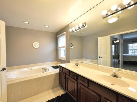 519 Flora Dr, Algonquin, IL 60102 photo 13
