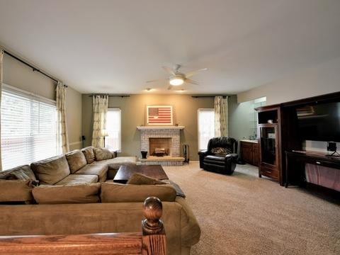519 Flora Dr, Algonquin, IL 60102 photo 9