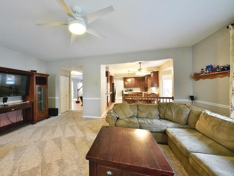 519 Flora Dr, Algonquin, IL 60102 photo 10