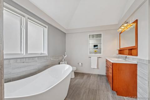 1055 E Hillside Rd, Naperville, IL 60540 photo 17