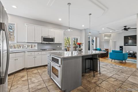 1055 E Hillside Rd, Naperville, IL 60540 photo 6