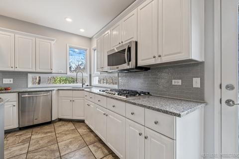 1055 E Hillside Rd, Naperville, IL 60540 photo 5