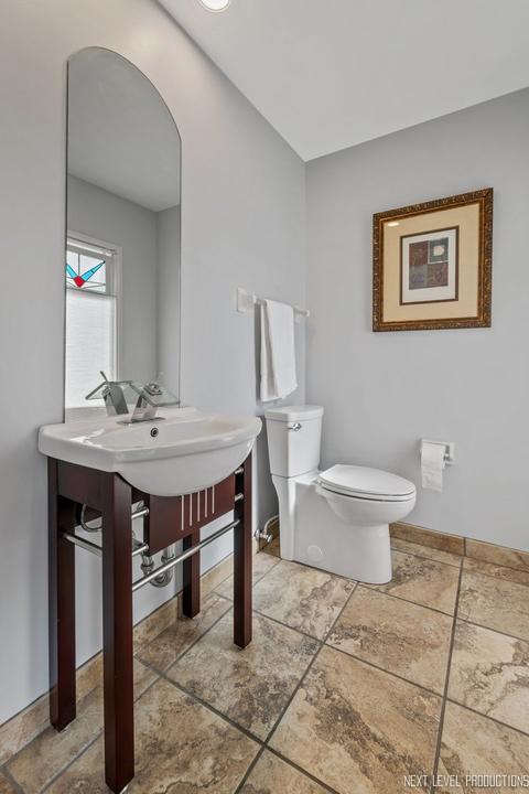 1055 E Hillside Rd, Naperville, IL 60540 photo 12