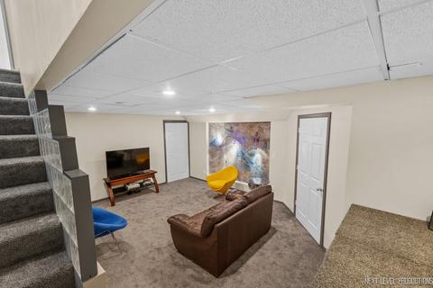 1055 E Hillside Rd, Naperville, IL 60540 photo 33